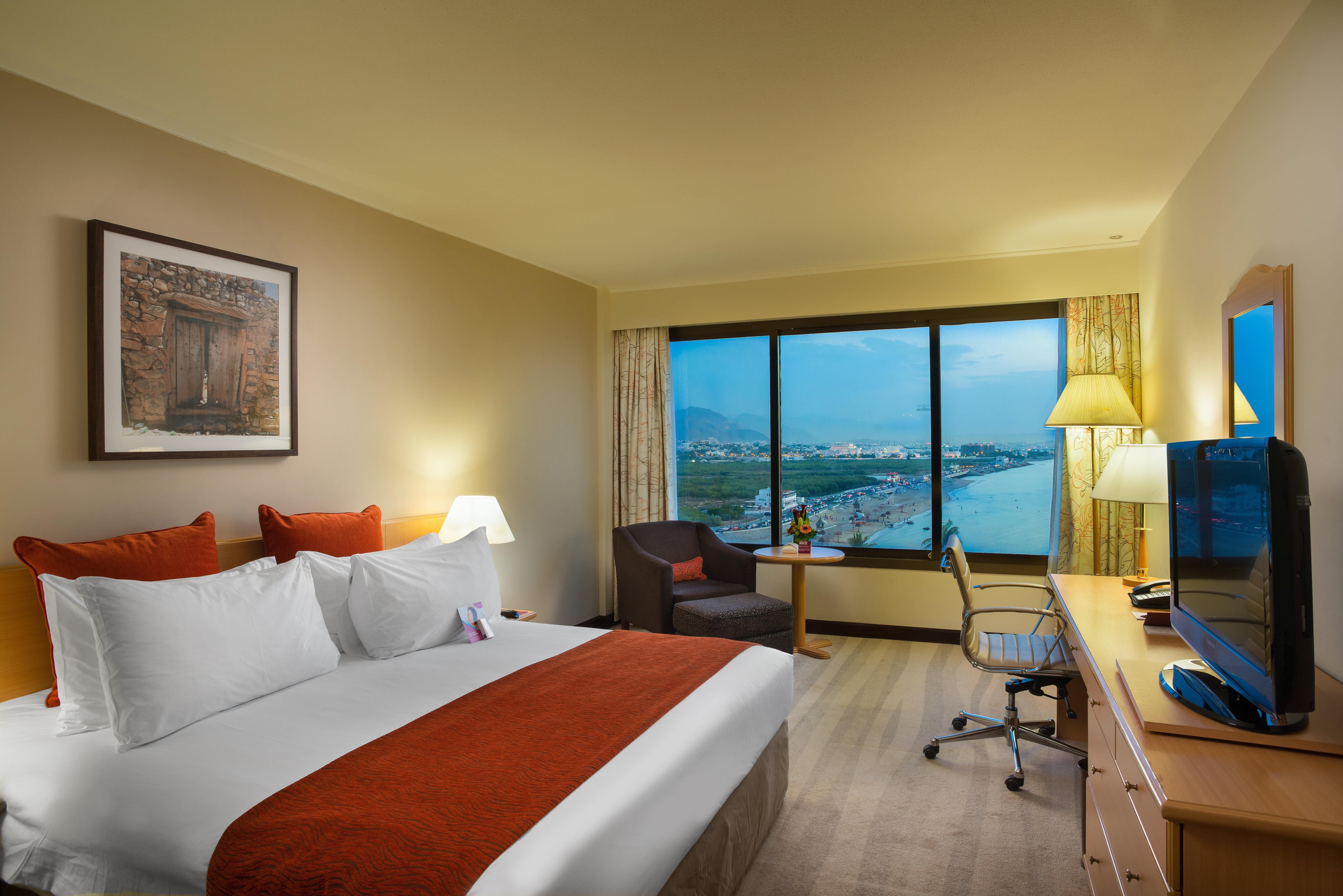 Hotel Crowne Plaza Muscat By Ihg Esterno foto
