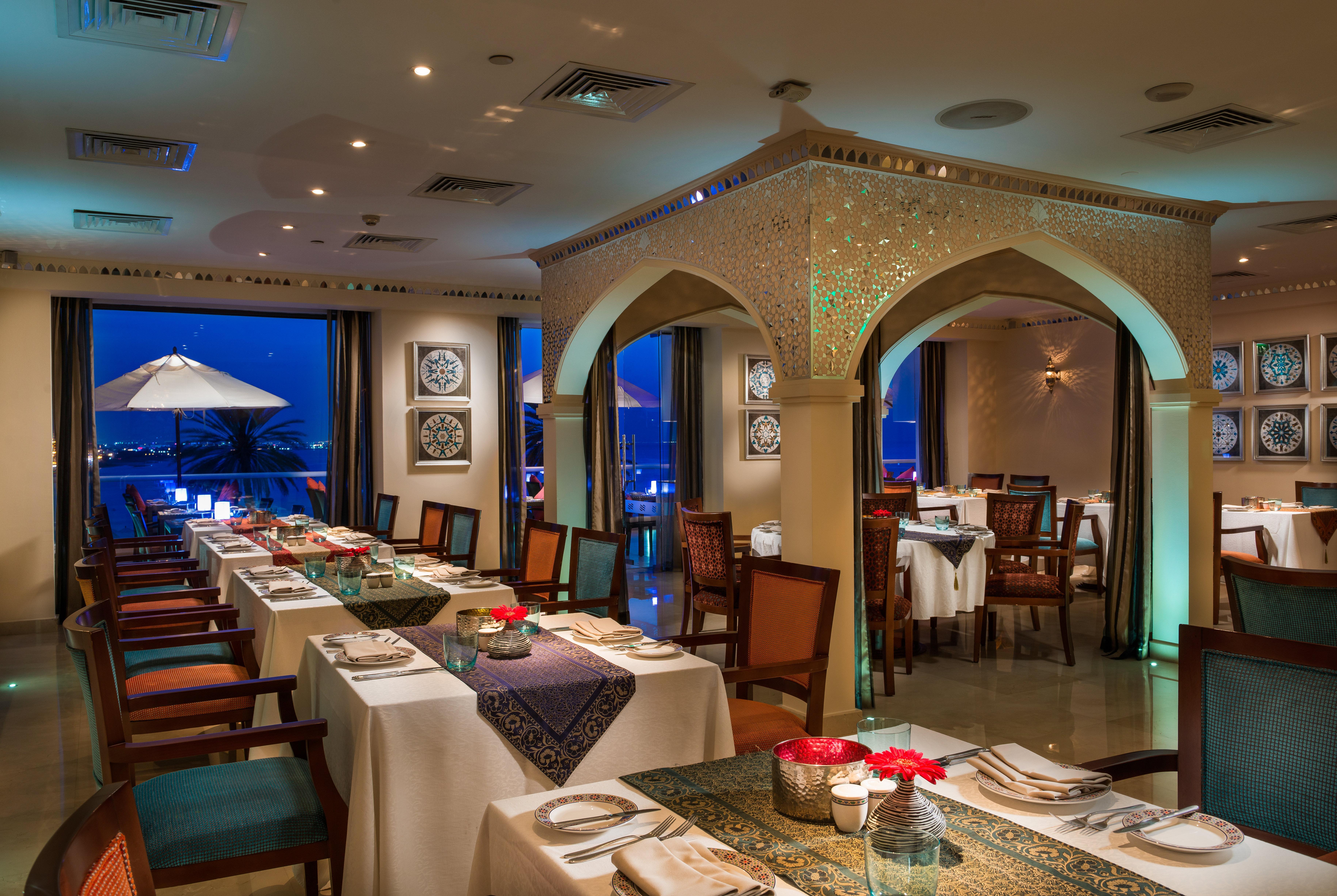 Hotel Crowne Plaza Muscat By Ihg Esterno foto