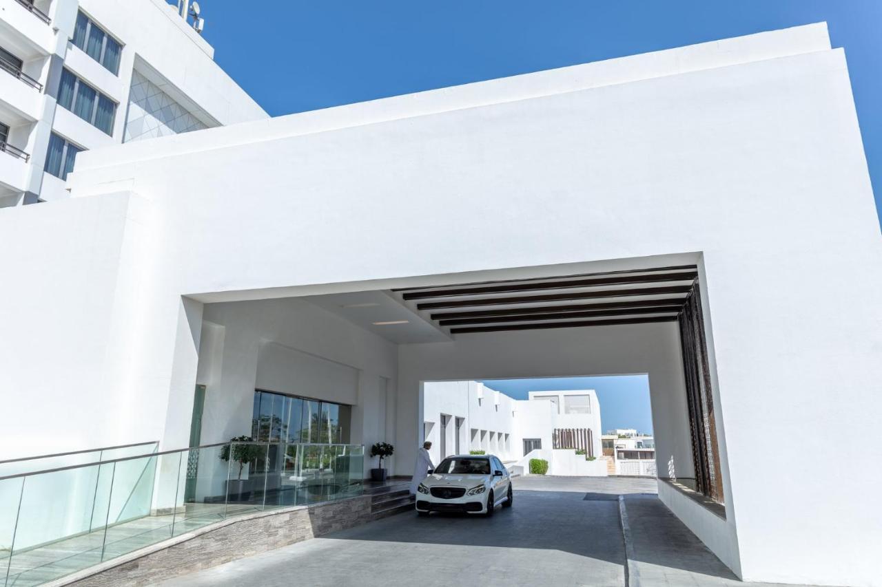 Hotel Crowne Plaza Muscat By Ihg Esterno foto