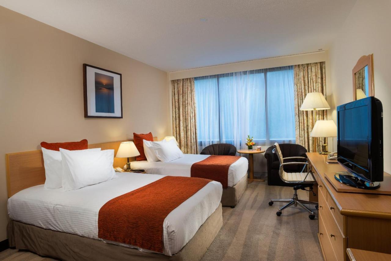 Hotel Crowne Plaza Muscat By Ihg Esterno foto